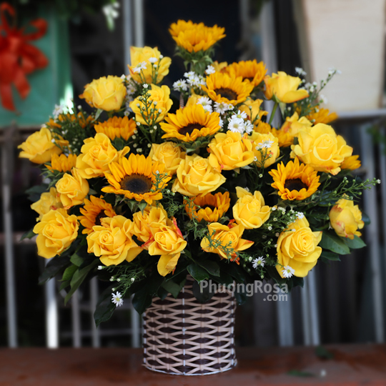 SN Hướng dương kết hợp cùng Hoa hồng vàng